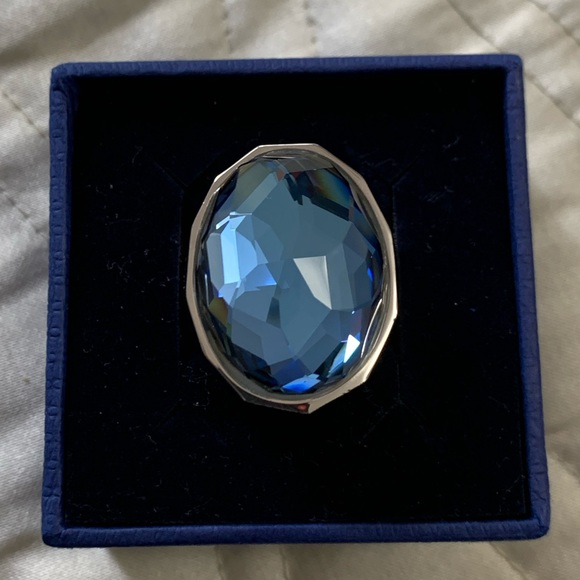 Genuine Swarovski Crystal Blue "Marie" Cocktail Ring Size 55 (approx. 7) - Picture 10 of 11